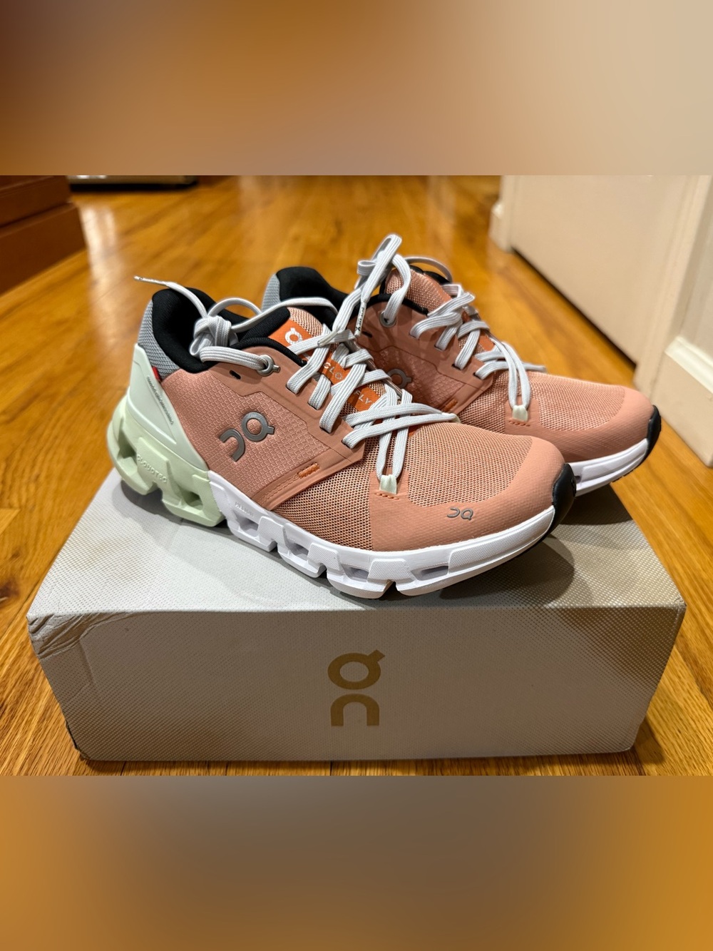 On Running Women's Cloudflyer 4 — Coral/White with Mint Heel